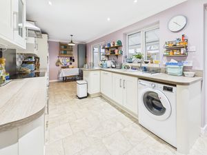 Kitchen- click for photo gallery